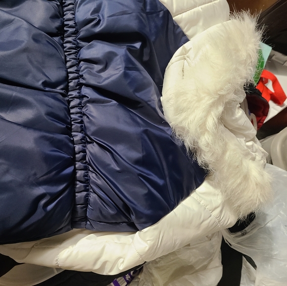 Tommy Hilfiger puff jacket - Picture 2 of 3